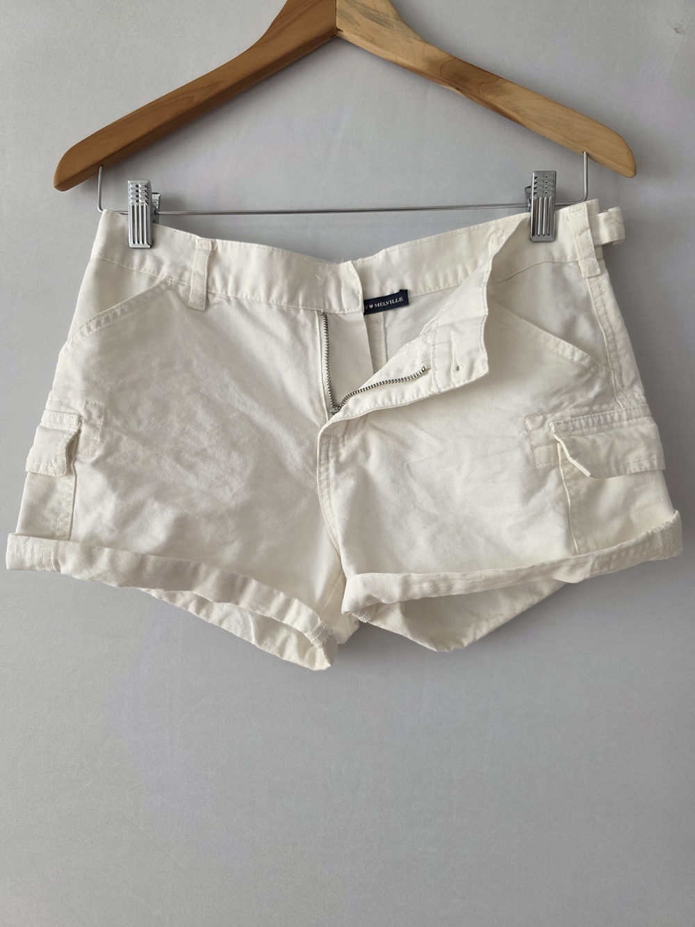 Brandy Melville Off-White Cargo Shorts